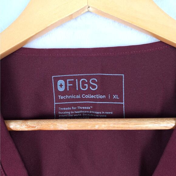 Figs Scrub Top Womens XL Burgundy Casma Three Pocket Medical Uniform Nursing - Picture 2 of 6